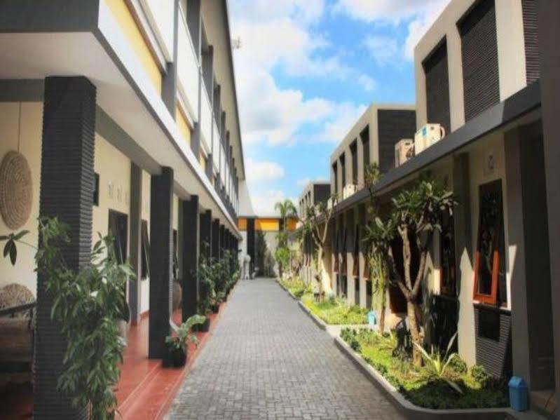 Pondok Villa Hotel Jogjakarta Buitenkant foto